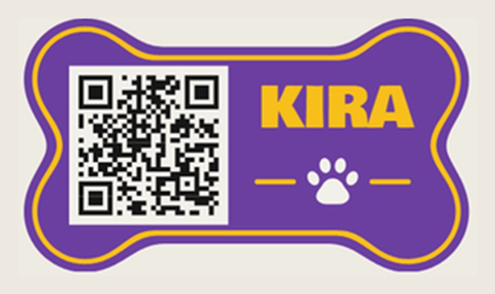 Placa con forma de hueso, morada y amarilla, con el nombre Kira, un código QR y una huella de perro